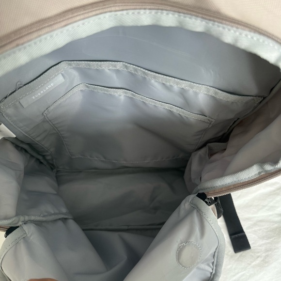 Everlane Transit Backpack - Picture 7 of 7